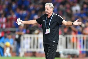 HLV Riedl và ‘danh hiệu’ người có trái tim quả cảm