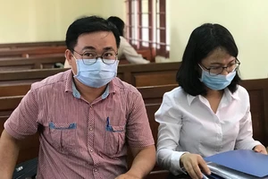 Đình chỉ xét xử vụ thầy cho trò diễn ‘cảnh nóng’