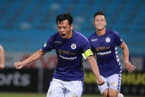 Quang Hải trở lại, Văn Quyết buộc thầy Park phải trầm trồ