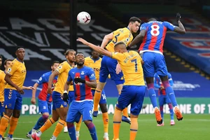 Dùng tay chơi bóng và tình huống HA Gia Lai bị phạt đền