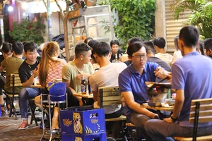 Phạt ép người khác uống rượu, bia: Những điều cần làm rõ