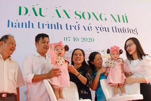 Song Nhi bình an xuất viện về nhà