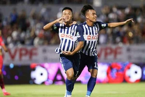 Hấp dẫn cuộc đua chống xuống hạng