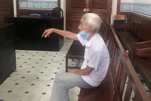 Ông kiện cháu và chút ấm lòng ngày bão