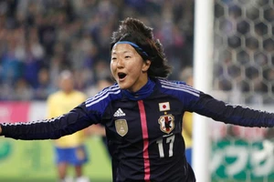 Nữ tuyển thủ Nhật thi đấu cho đội bóng nam J-League 2