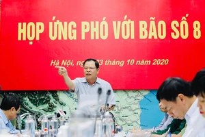 Miền Trung vừa tái thiết sau lũ, vừa lo chống bão số 8