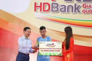 Đá 2 giải, Phùng Trọng Luân vẫn lên ngôi vua phá lưới