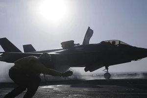 Mỹ báo động chiến tranh phi truyền thống từ Nga, Trung Quốc