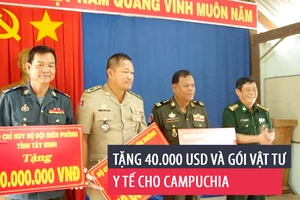 Tặng 40.000 USD và gói vật tư y tế cho Campuchia