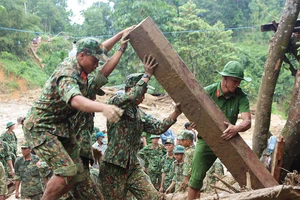 Thủ tướng: Vì miền Trung, hãy làm việc nhiều hơn nữa