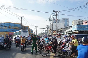 Bình Tân: Người dân nhiều năm ngóng đường mở rộng