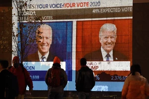 Cuộc đua Trump-Biden xuất hiện nhiều bất ngờ phút cuối