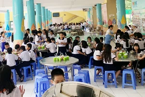 Làm sao giám sát bữa ăn bán trú?