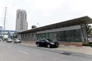 Hà Nội chạy thử xe buýt nhanh BRT