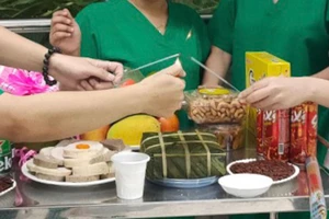 Video: Tết thầm lặng trong khu cách ly