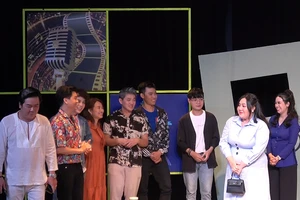 Video: Sân khấu TP.HCM hoạt động trở lại