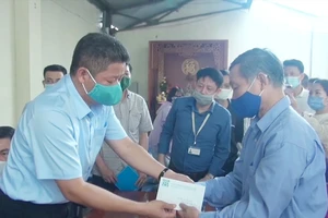 Video: Thăm, hỗ trợ gia đình mất 4 người trong vụ cháy