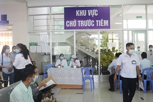 Video: Cần Thơ bắt đầu tiêm vaccine phòng COVID-19 