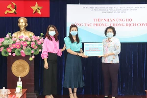 Video: TP.HCM đã tiếp nhận hơn 60 tỉ đồng để mua vaccine COVID-19