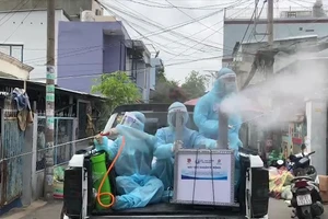 Video: Ra mắt 'Đội xe khử khuẩn di động' phản ứng nhanh phòng chống COVID-19