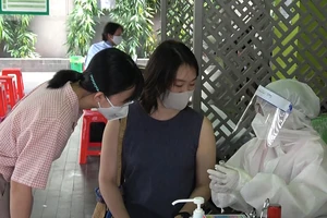 Video: Tiêm vaccine COVID-19 cho 6.000 người Nhật sống tại TP.HCM