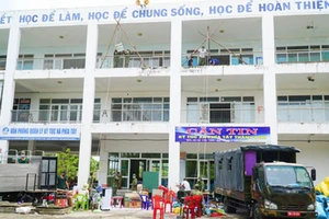 Video: Khẩn trương dọn dẹp ký túc xá để làm bệnh viện dã chiến 2.000 giường 