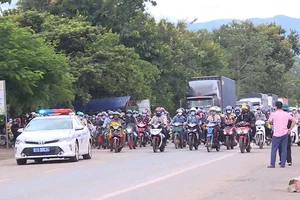 Video: Gia Lai hỗ trợ người dân từ các tỉnh phía Nam về quê an toàn