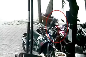 Mua xe trả góp để chạy xe ôm, trong 5 giây bị trộm lấy mất