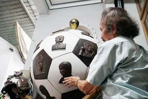 Video: Quả bóng độc lạ của cụ ông U80 ở Bình Dương