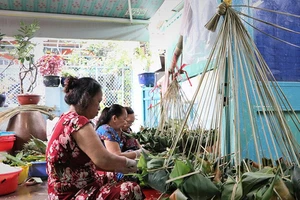Video: Hàng trăm ngàn chiếc bánh ú nước tro ra lò dịp Tết Đoan Ngọ