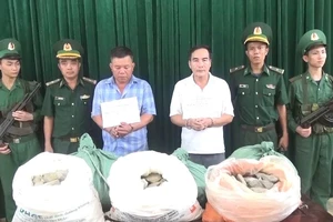 Bắt 2 đối tượng vận chuyển hơn 124kg thuốc nổ đi tiêu thụ trong đêm