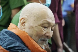 Video: Ông Lê Tùng Vân bàng hoàng khi nghe toà tuyên án