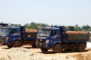 Video: Nhà thầu than lỗ khi thiếu nguồn cung vật liệu san lấp tại Đà Nẵng 