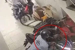 Video: Xe bị trộm, có người gọi yêu cầu chuyển tiền sẽ chỉ chỗ chuộc