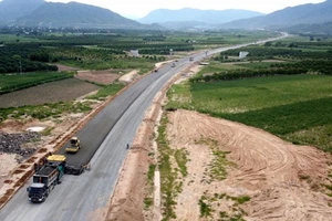 Khánh Hòa: Thông tin tiếp vụ bất thường ở bãi đổ thải thi công cao tốc Bắc - Nam