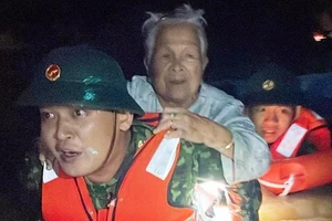 Đà Nẵng: Vướng quy hoạch, hàng ngàn ngôi nhà không được sửa chữa bị ngập trong trận lụt lịch sử