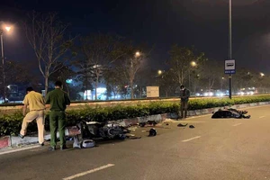 2 xe máy tông nhau biến dạng, 3 người thương vong