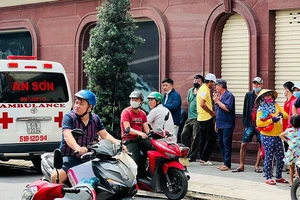 Video: Người đàn ông chết trong tư thế treo cổ ở tiệm giặt ủi