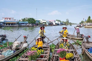 Đón Tết trên sông: Độc đáo và hấp dẫn