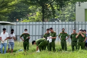 Video: Phát hiện thi thể cháy đen tại bãi đất trống