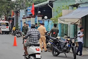 Video: Hai phương tiện va chạm trong hẻm, một cụ bà tử vong