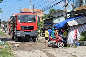 Video: Cháy lớn tại công ty mút xốp rộng hàng ngàn mét vuông
