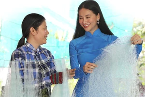 Hoa hậu Phương Khánh: Vì biển là nhà…