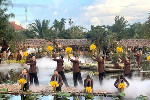 Xanh cho trang phục Việt