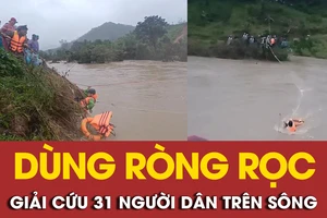 Video: Cảnh giải cứu nghẹt thở trên sông Ba, đưa dân bị cô lập vượt dòng nước xiết 