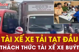 Mâu thuẫn việc nhường đường, tài xế xe tải chặn xe buýt, dùng hung khí thách thức 