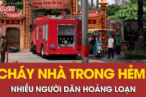 Cháy nhà trong hẻm nhỏ khiến nhiều người hoảng loạn