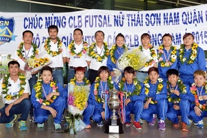 Thái Sơn Nam được thưởng xứng đáng với ngôi vô địch 