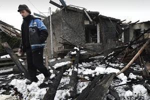 Đông Ukraine 'lặng tiếng súng', đàm phán vẫn tạm hoãn