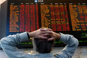 Giá cổ phiếu của AirAsia bắt đầu 'tuột dốc'